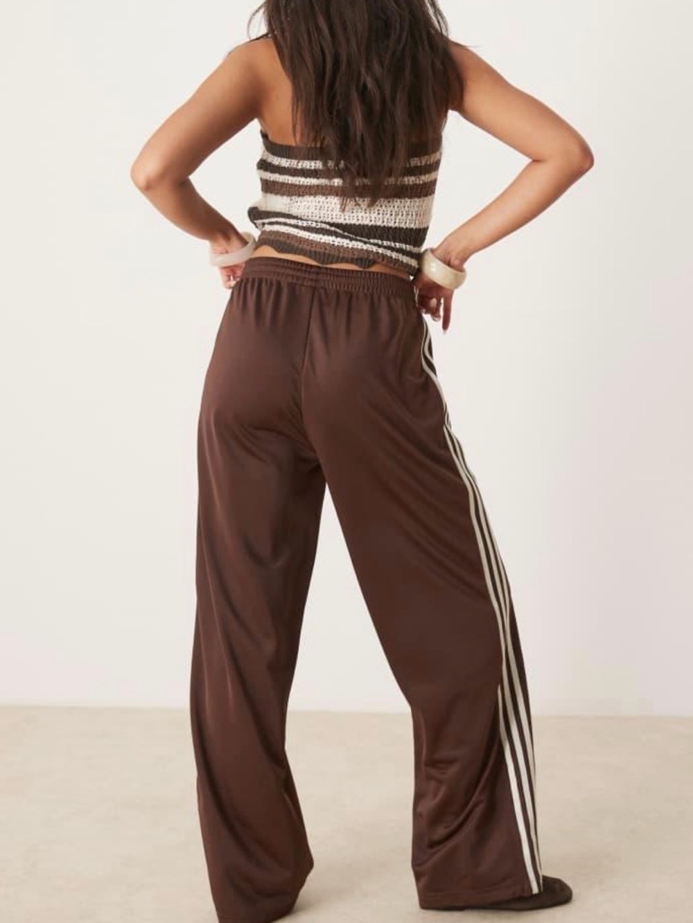 NWOT ADIDAS Women’s Originals Firebird Loose track pants in brown/white - Picture 3 of 10